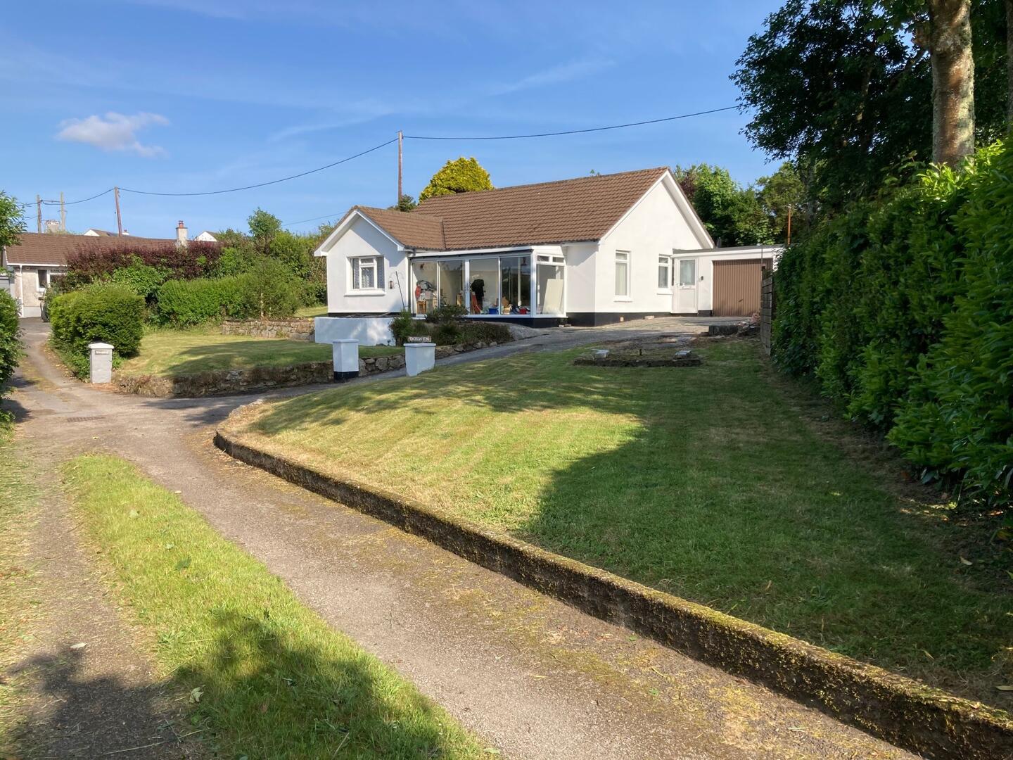 3 bed property in New Road, Truro